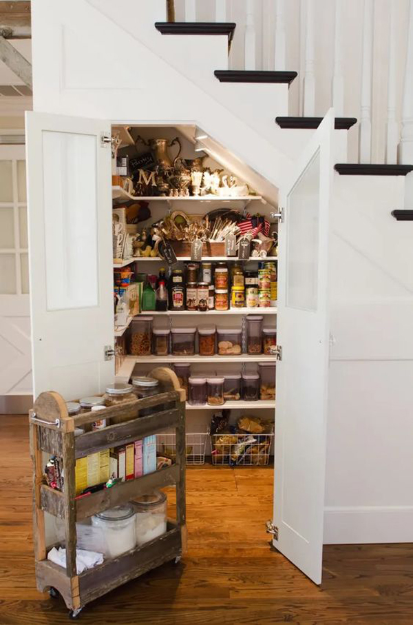 ide-penyimpanan-pantry-dapur-di-bawah-tangga