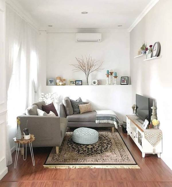 ruang-keluarga-dan-ruang-tv-minimalis-dengan-dinding-penyimpanan