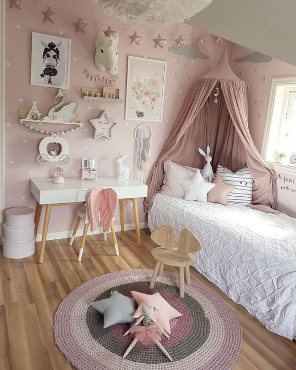 kamar-tidur-anak-bergaya-scandinavian-warna-pink-pastel