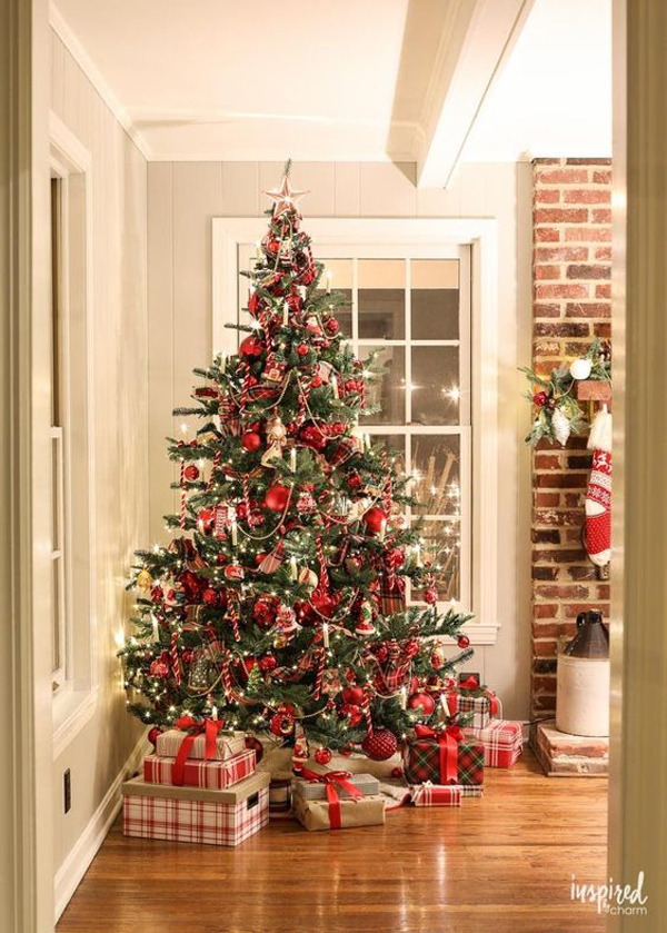 dekorasi-pohon-natal-tradisional-untuk-rumah-kecil