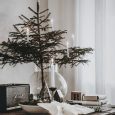 pohon-natal-diy-mungil-di-atas-meja