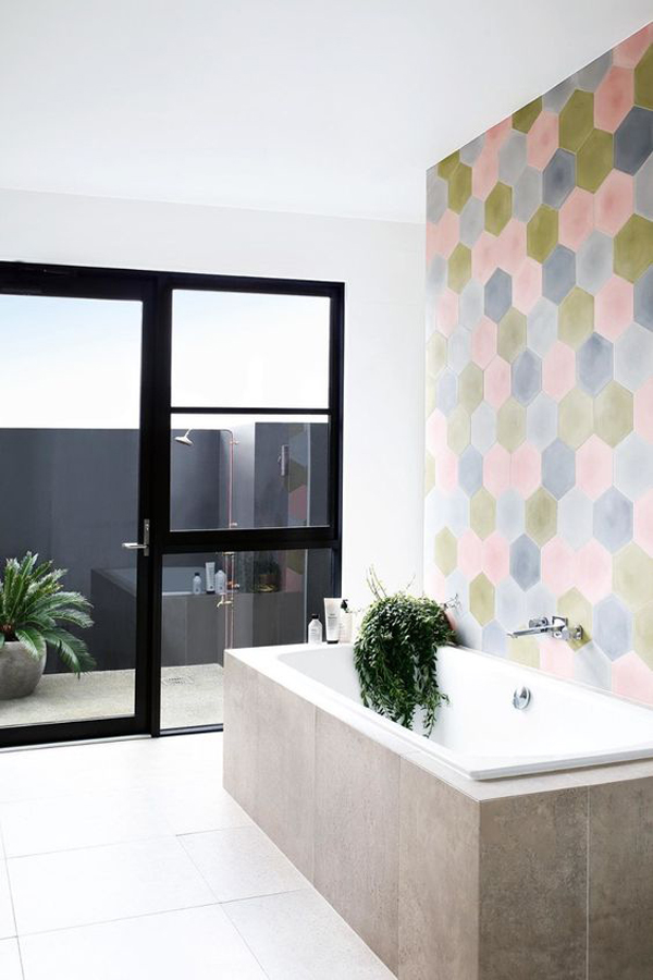 bathtub-dengan-motif-dinding-aesthetic