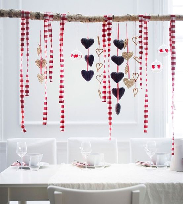 dekorasi-valentine-gantung-untuk-meja-makan