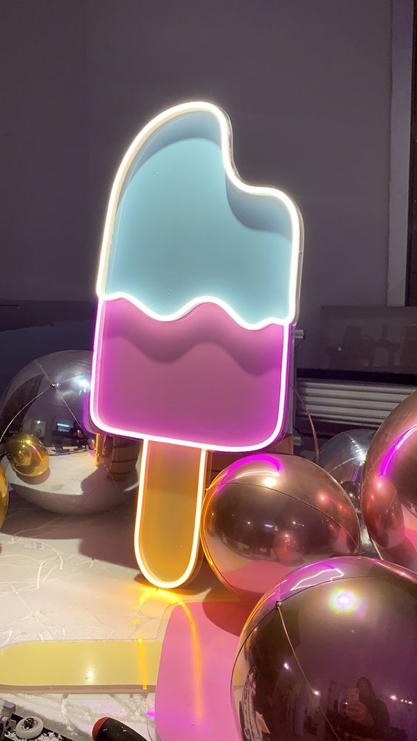 ide-lampu-neon-ice-cream-led