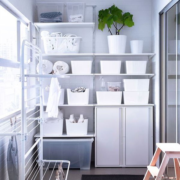 balkon-laundry-minimalis-dengan-nuansa-putih