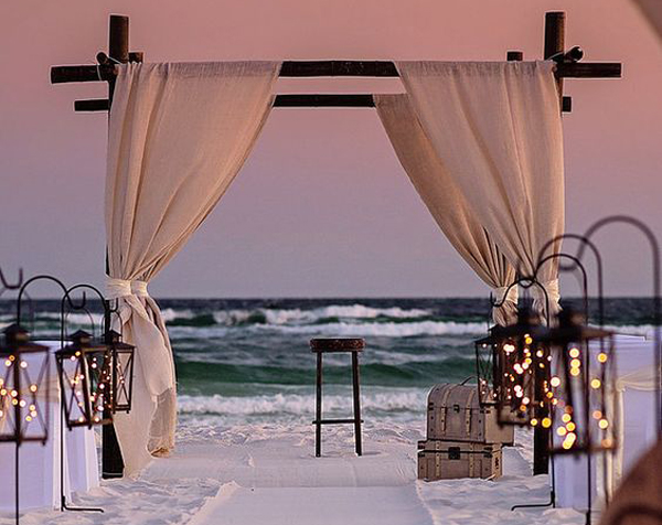 ide-dekorasi-pernikahan-tema-pantai-paling-romantis