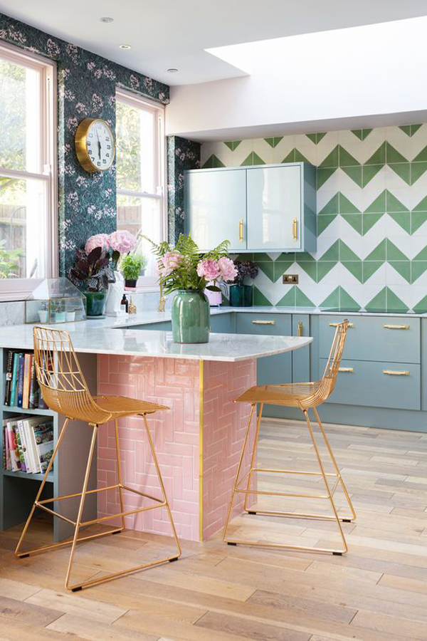 dapur-klasik-dengan-aksen-warna-pastel