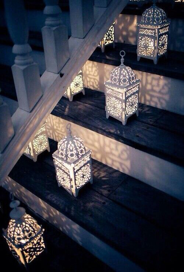 dekorasi-lentera-ramadhan-di-tangga-rumah