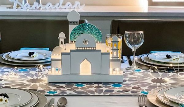 dekorasi-meja-ramadhan-dengan-ornamen-masjid