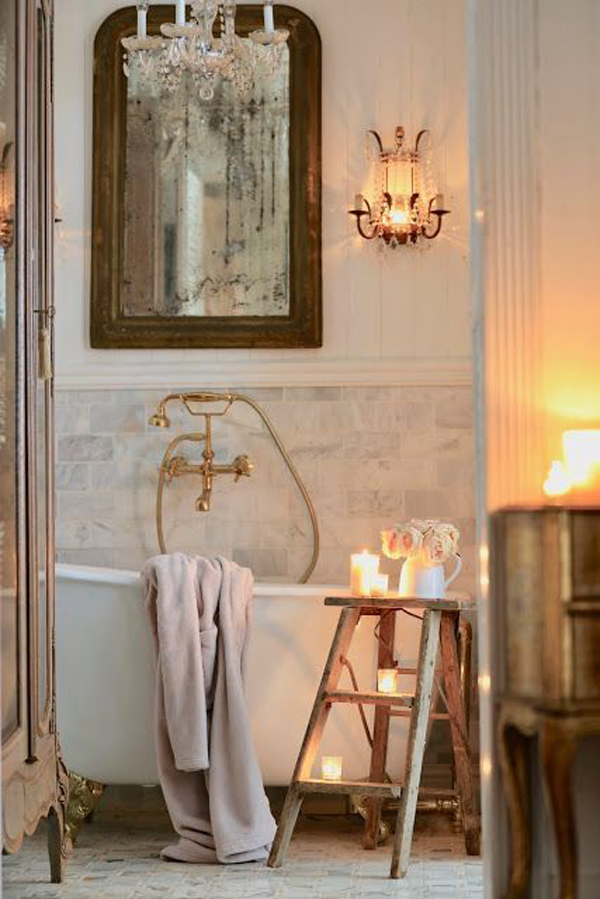 desain-kamar-mandi-vintage-bernuansa-romantis-dengan-lilin