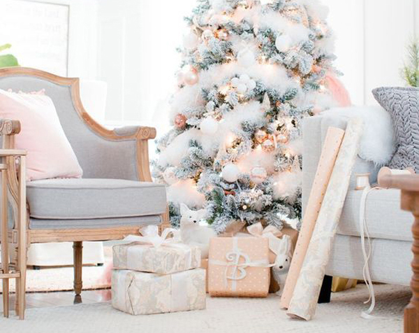 dekorasi-pohon-natal-pastel-dengan-aksen-tembaga-mewah